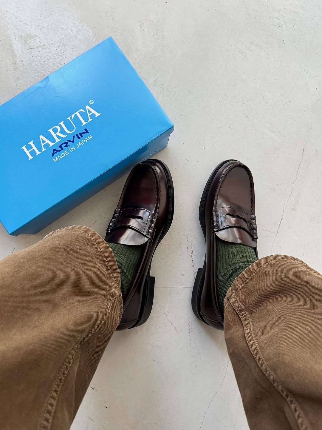 Haruta Loafers: Mẫu gi&agrave;y học sinh trăm năm tuổi của Nhật khiến nam giới bỏ b&ecirc; tất cả sneakers- Ảnh 2.