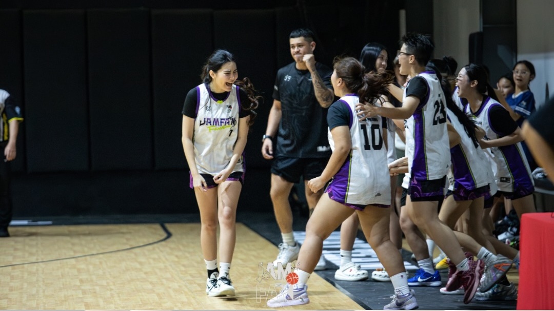 Hạt Dẻ bỏ đi 1 điểm giống ba, được khen lu&ocirc;n "nữ thần b&oacute;ng rổ"- Ảnh 9.