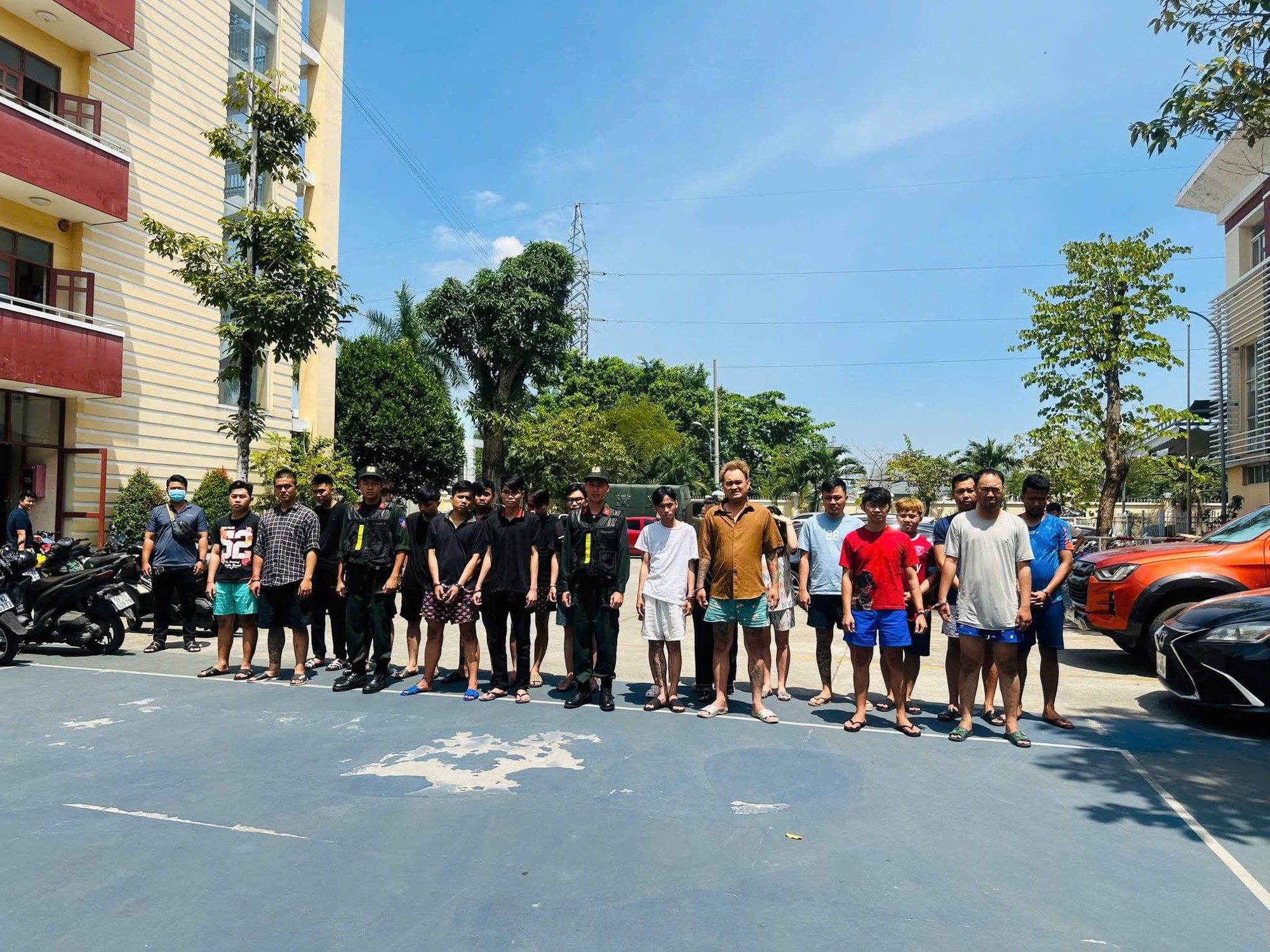 Triệt ph&aacute; đường d&acirc;y ma t&uacute;y ti&ecirc;u thụ khắp c&aacute;c tỉnh th&agrave;nh, thu giữ gần 1.000 vi&ecirc;n thuốc lắc v&agrave; hơn 17kg "h&agrave;ng cấm"- Ảnh 7.