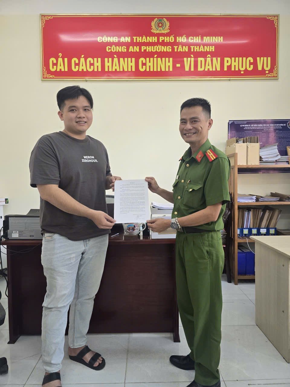 Bất ngờ nhận 1.298.000.000 đồng từ t&agrave;i khoản lạ, thanh ni&ecirc;n TP.HCM lập tức tr&igrave;nh b&aacute;o c&ocirc;ng an- Ảnh 1.