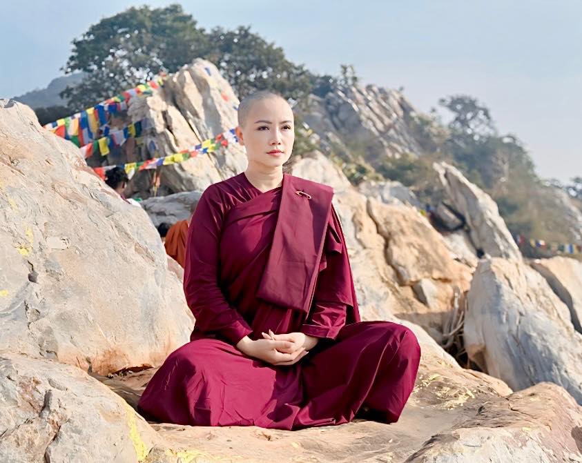 Nữ diễn vi&ecirc;n phim giờ v&agrave;ng xuất gia gieo duy&ecirc;n sau 4 lần đổ vỡ h&ocirc;n nh&acirc;n- Ảnh 1.