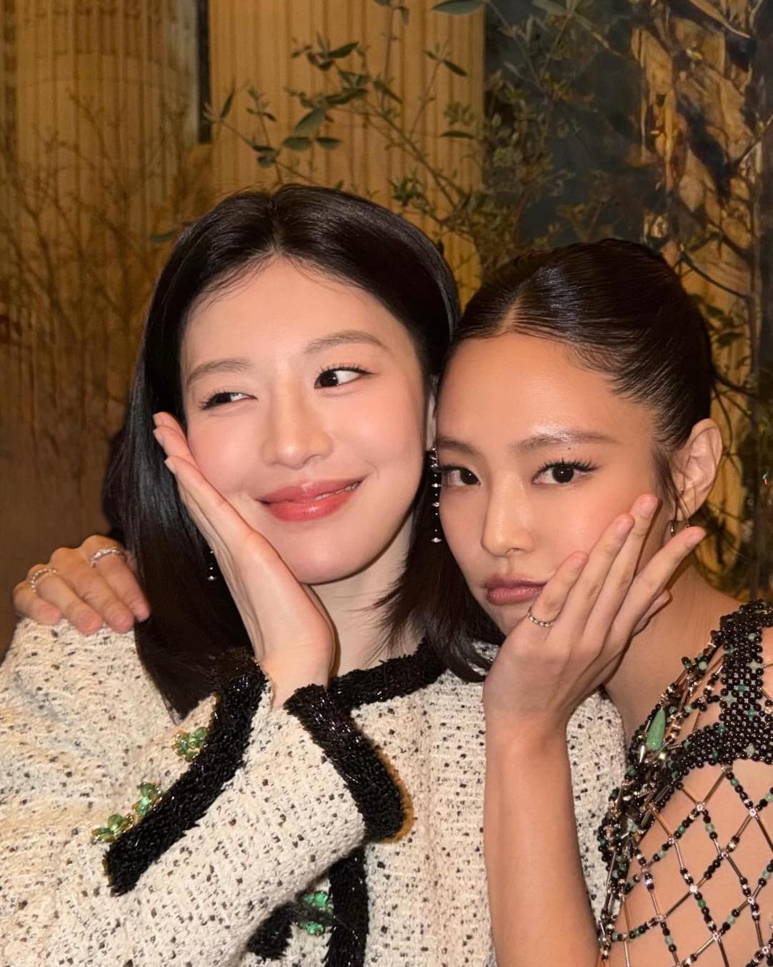 Jennie tuổi 30 to&aacute;t ra h&agrave;o quang của một nữ ho&agrave;ng, Lisa hay Ros&eacute; cũng kh&ocirc;ng l&agrave;m lại- Ảnh 7.