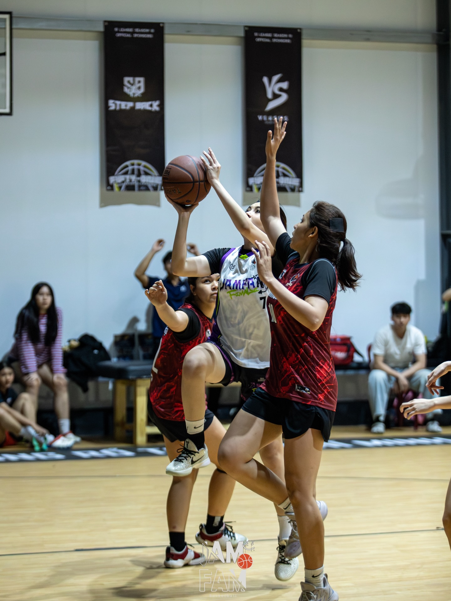 Hạt Dẻ bỏ đi 1 điểm giống ba, được khen lu&ocirc;n "nữ thần b&oacute;ng rổ"- Ảnh 8.