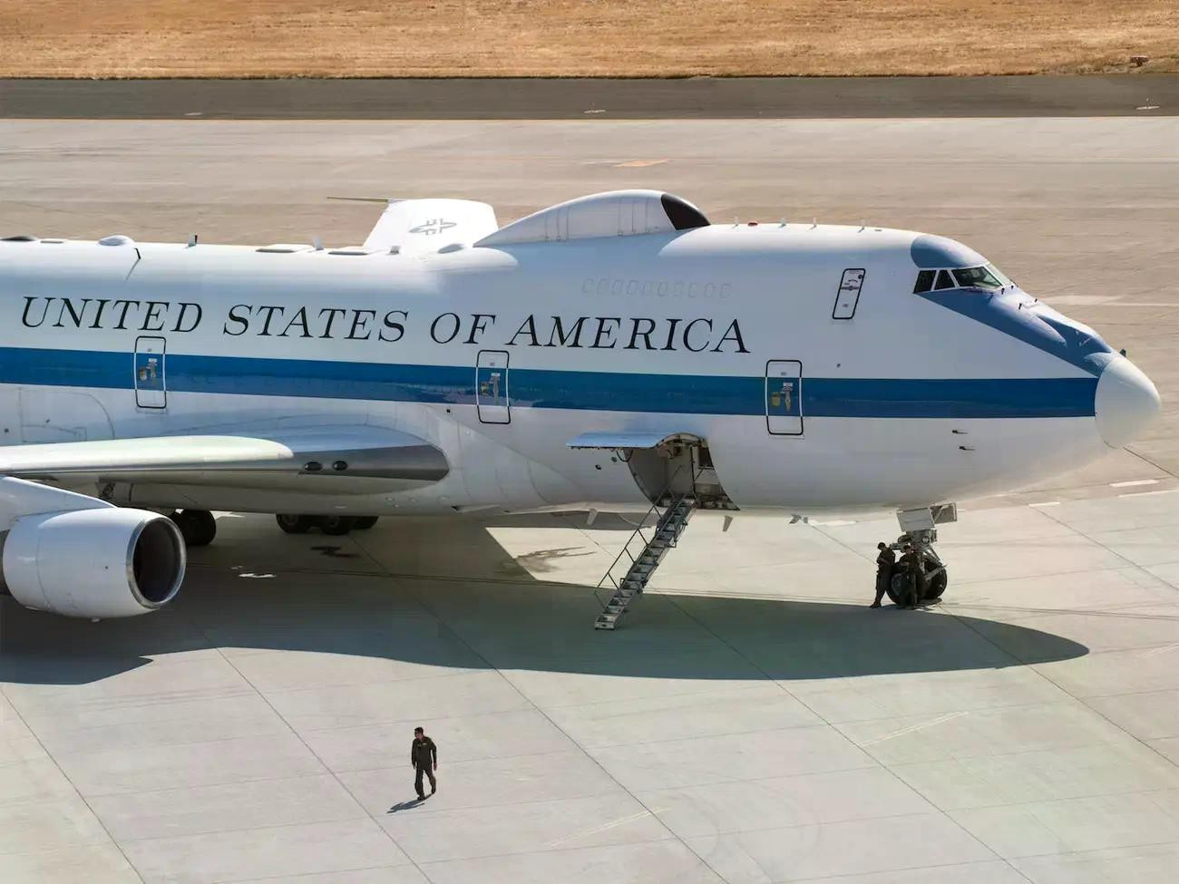 "Đột nhập" m&aacute;y bay Ng&agrave;y tận thế của Mỹ- Ảnh 1.