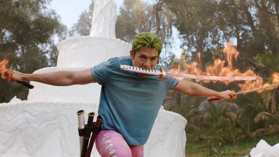 T&agrave;i tử đ&oacute;ng Zoro trong One Piece g&acirc;y sốt v&igrave; đẹp hơn bản gốc, đến cả cơ bắp cũng x&eacute; truyện bước ra- Ảnh 4.