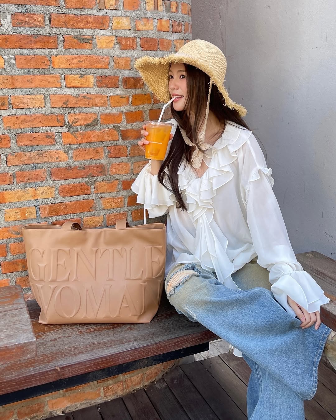 "B&uacute;p b&ecirc; Đ&ocirc;ng Nam &Aacute;" chỉ cao 1m54 nhưng mặc đẹp ph&aacute;t hờn, xuất hiện ở đ&acirc;u th&igrave; nơi đ&oacute; l&agrave; s&agrave;n diễn thời trang- Ảnh 25.