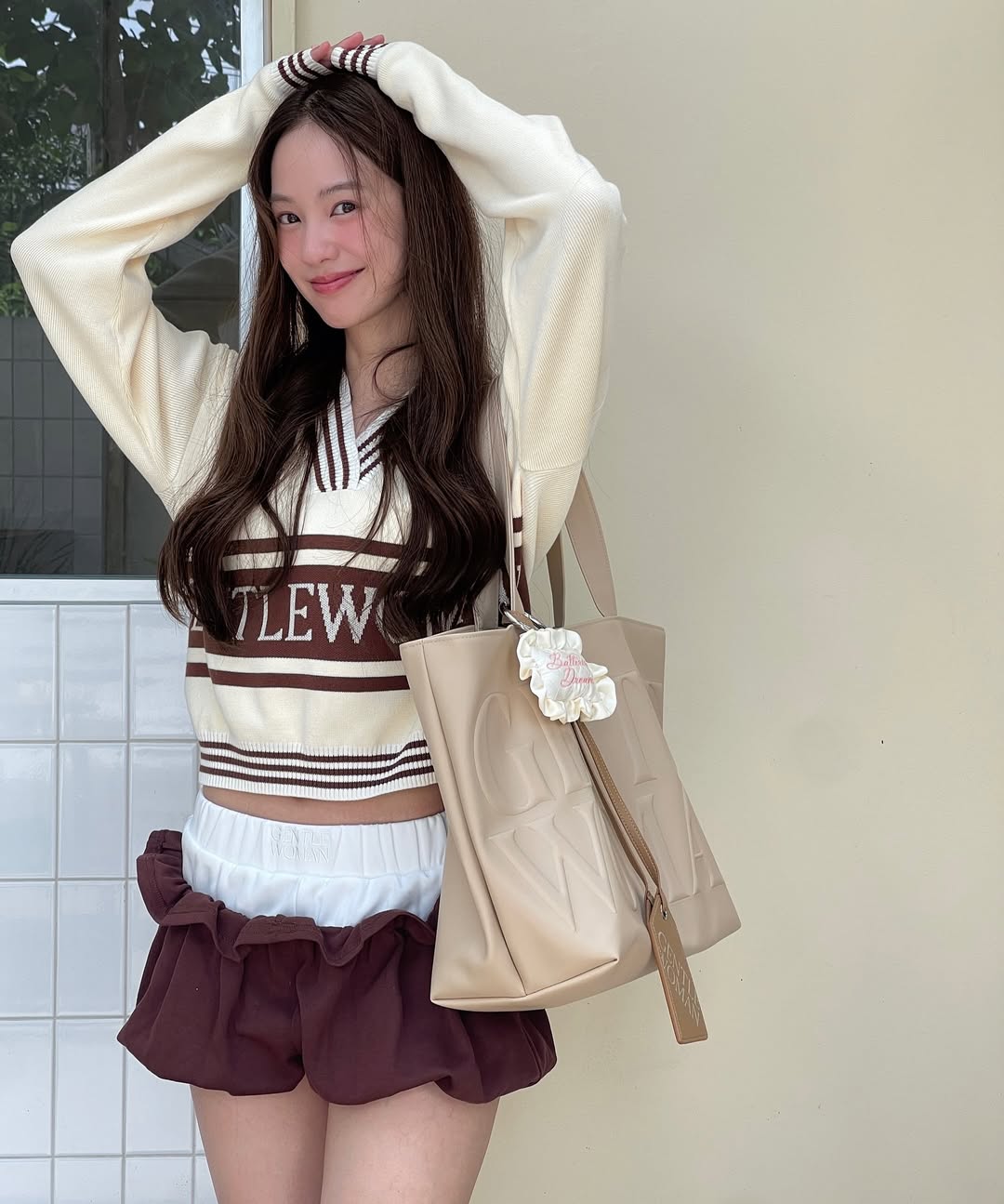 "B&uacute;p b&ecirc; Đ&ocirc;ng Nam &Aacute;" chỉ cao 1m54 nhưng mặc đẹp ph&aacute;t hờn, xuất hiện ở đ&acirc;u th&igrave; nơi đ&oacute; l&agrave; s&agrave;n diễn thời trang- Ảnh 15.