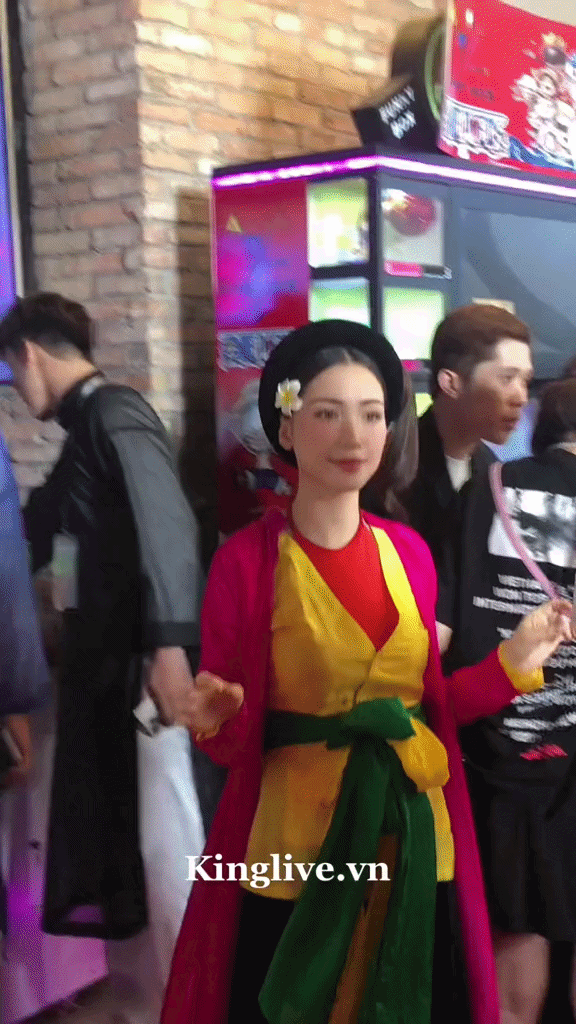 Rộ clip H&ograve;a Minzy che bụng bầu b&eacute; thứ 2, sau 1 năm n&ecirc;n duy&ecirc;n với chồng Đại &uacute;y ở Sao Nhập Ngũ?- Ảnh 4.