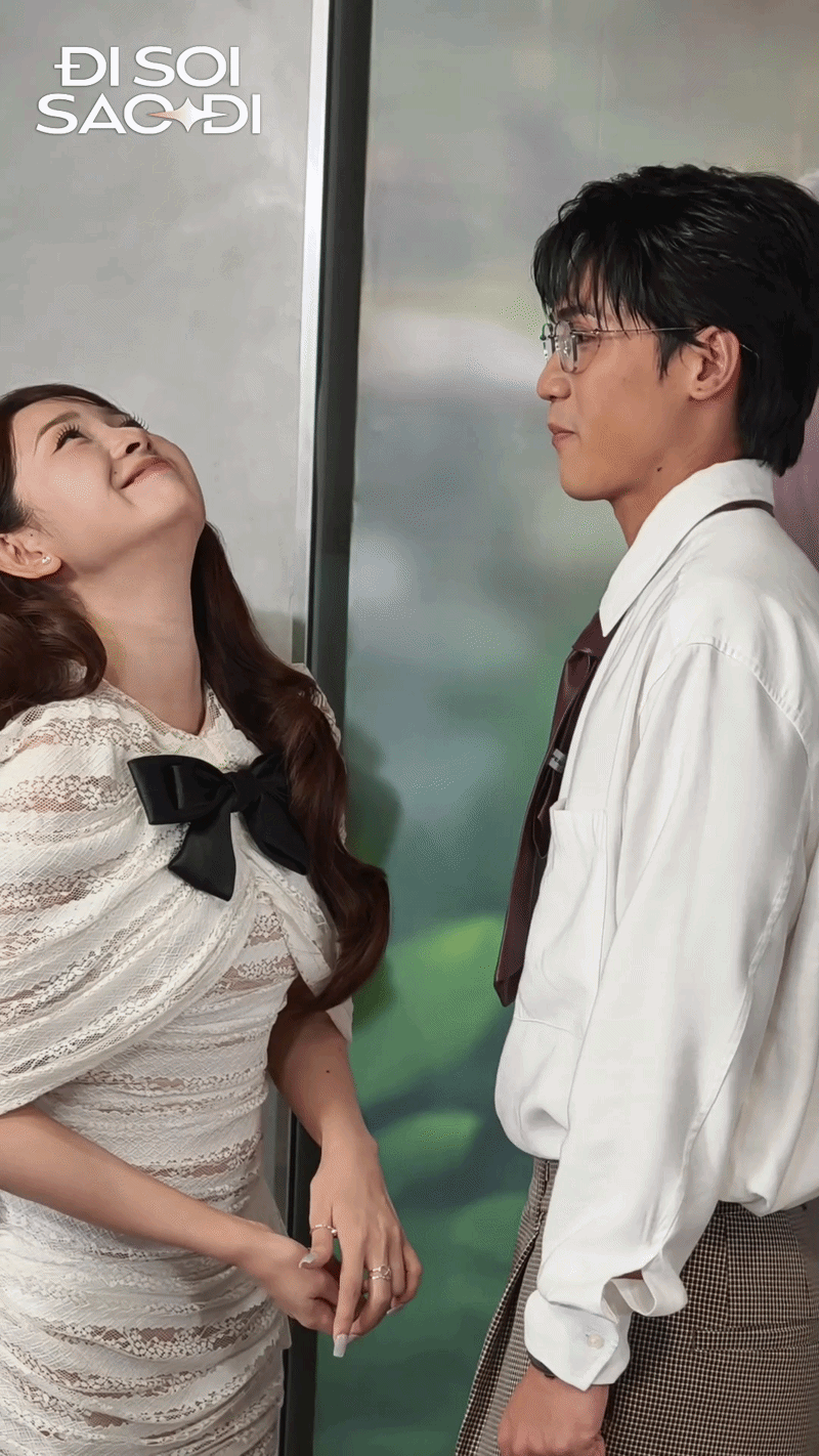 Bắt gặp cặp sao Việt hết ghẹo nhau lại &ocirc;m eo giữa sự kiện, t&igrave;nh thế n&agrave;y l&agrave; muốn c&ocirc;ng khai lắm rồi đ&uacute;ng kh&ocirc;ng- Ảnh 5.