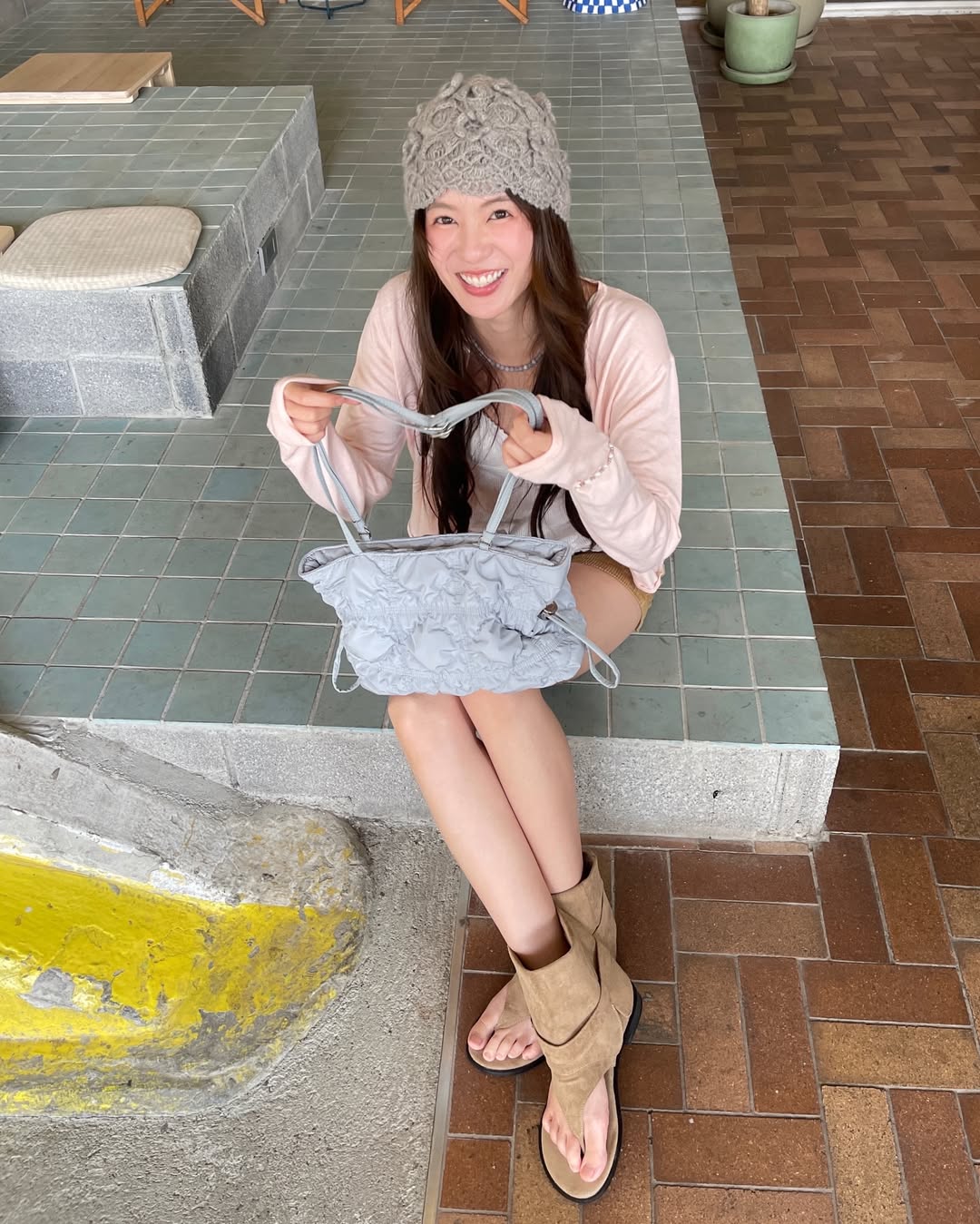 "B&uacute;p b&ecirc; Đ&ocirc;ng Nam &Aacute;" chỉ cao 1m54 nhưng mặc đẹp ph&aacute;t hờn, xuất hiện ở đ&acirc;u th&igrave; nơi đ&oacute; l&agrave; s&agrave;n diễn thời trang- Ảnh 11.