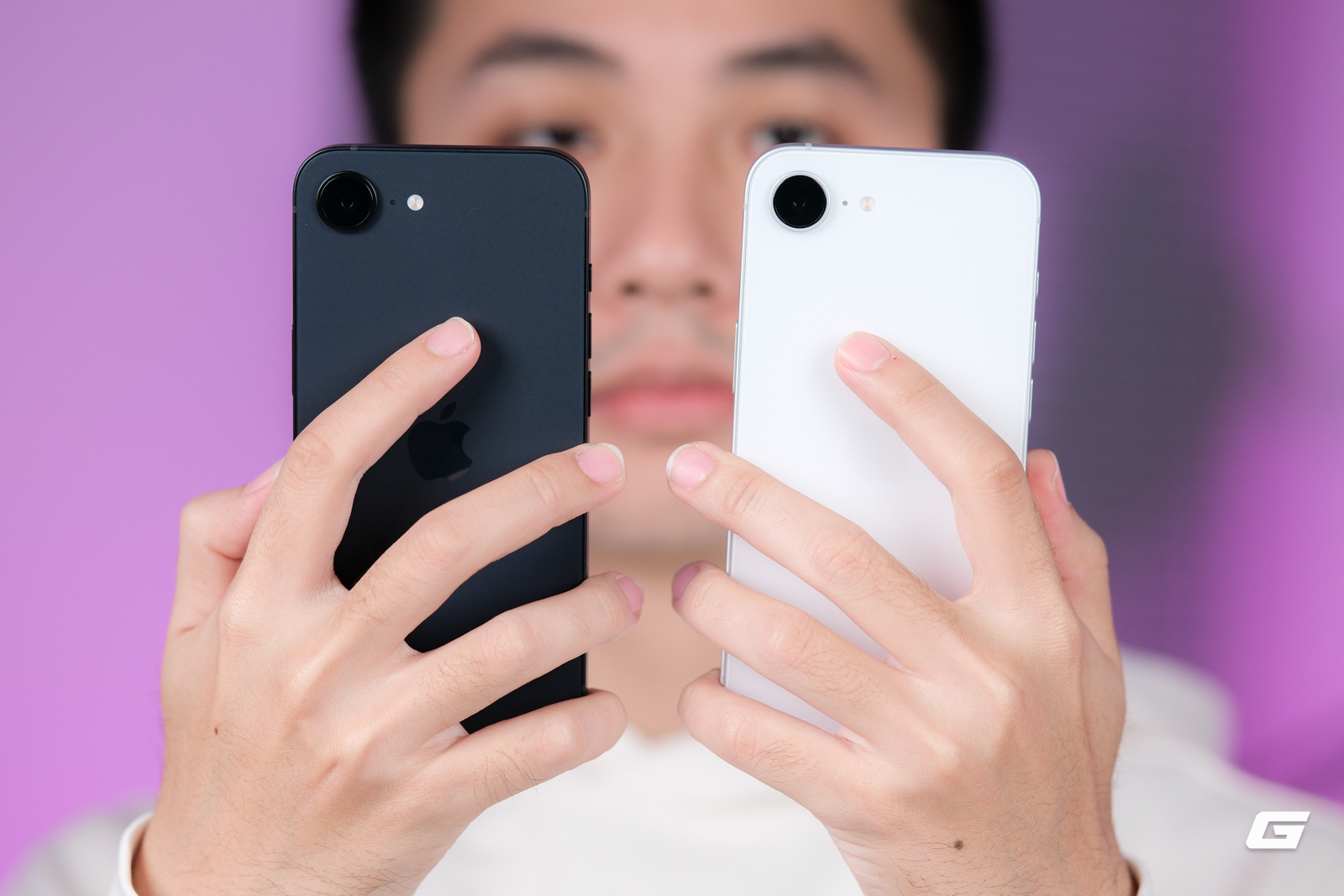 Tr&ecirc;n tay đủ 3 m&agrave;u iPhone 17e ch&iacute;nh h&atilde;ng: Thiết kế kh&ocirc;ng đổi, m&agrave;u hồng l&agrave; điểm nhấn, hiệu năng cực mạnh, gi&aacute; 18 triệu- Ảnh 13.