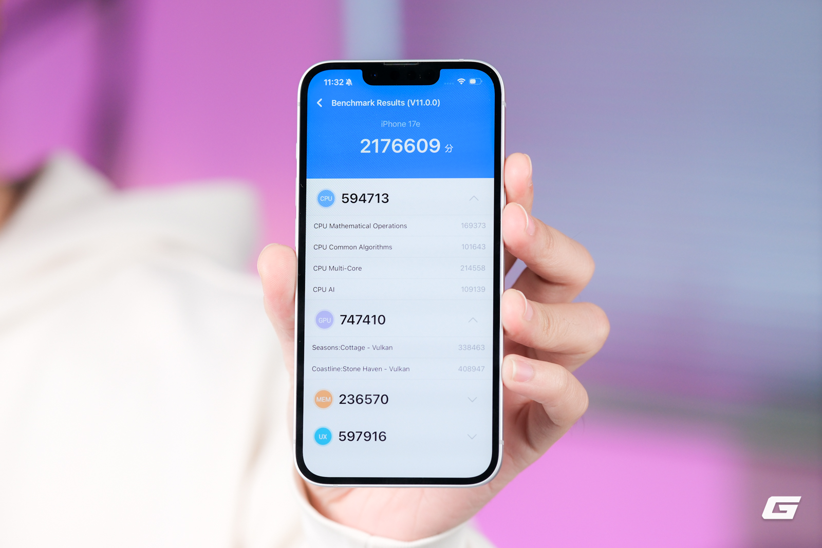 Tr&ecirc;n tay đủ 3 m&agrave;u iPhone 17e ch&iacute;nh h&atilde;ng: Thiết kế kh&ocirc;ng đổi, m&agrave;u hồng l&agrave; điểm nhấn, hiệu năng cực mạnh, gi&aacute; 18 triệu- Ảnh 11.
