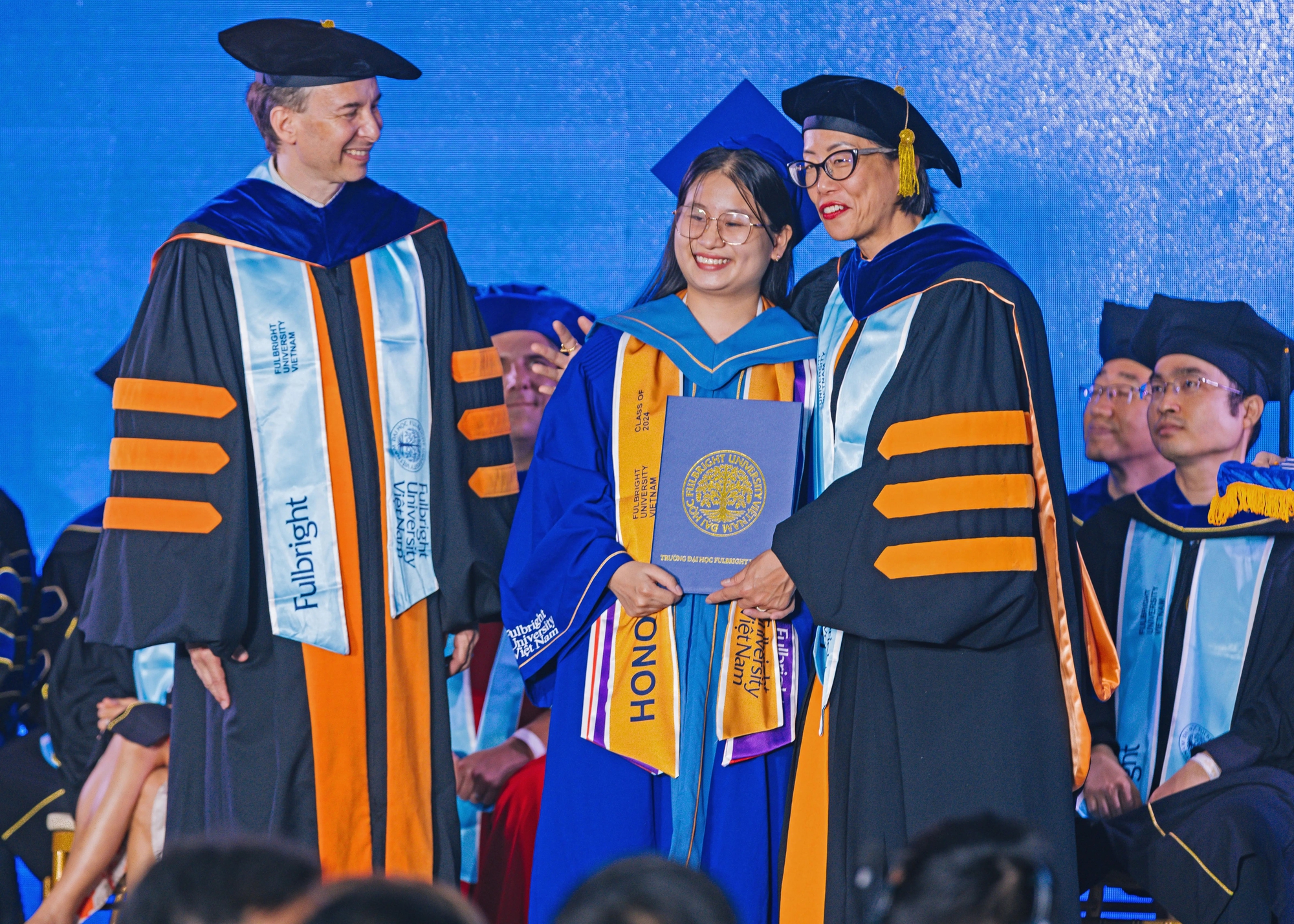 Nữ sinh khiếm thị ở Bắc Ninh tr&uacute;ng tuyển c&ugrave;ng l&uacute;c Harvard, Stanford, Yale, Columbia, Brown v&agrave; Johns Hopkins: Chỉ một chữ WOW!- Ảnh 1.