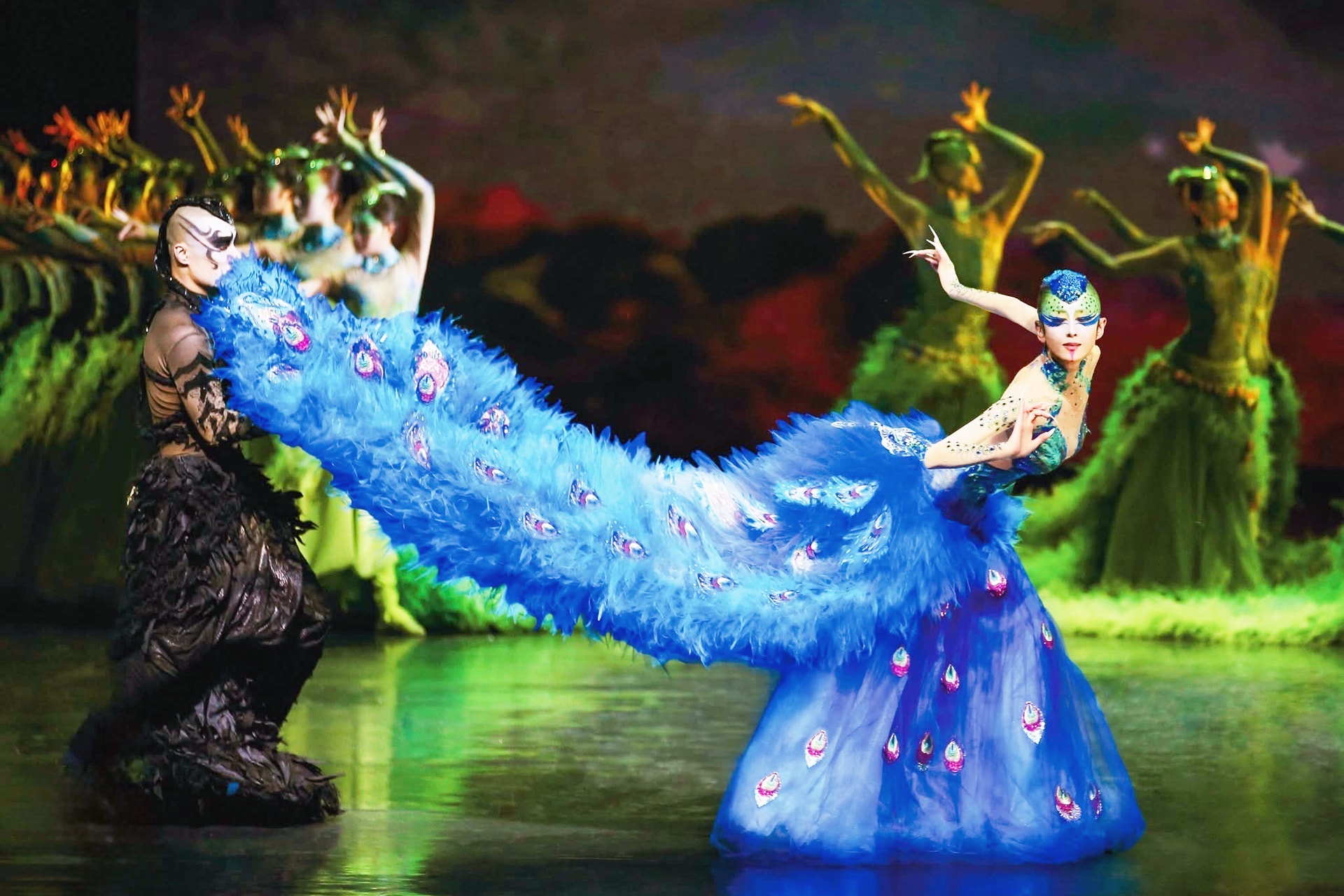 Lời nguyền để h&oacute;a &ldquo;C&ocirc;ng ch&uacute;a Khổng Tước&rdquo; của người phụ nữ U70 Dương Lệ B&igrave;nh: Hai lần ly h&ocirc;n, khước từ l&agrave;m mẹ v&igrave; th&aacute;nh đường nghệ thuật v&agrave; nhan sắc kh&ocirc;ng tuổi- Ảnh 1.