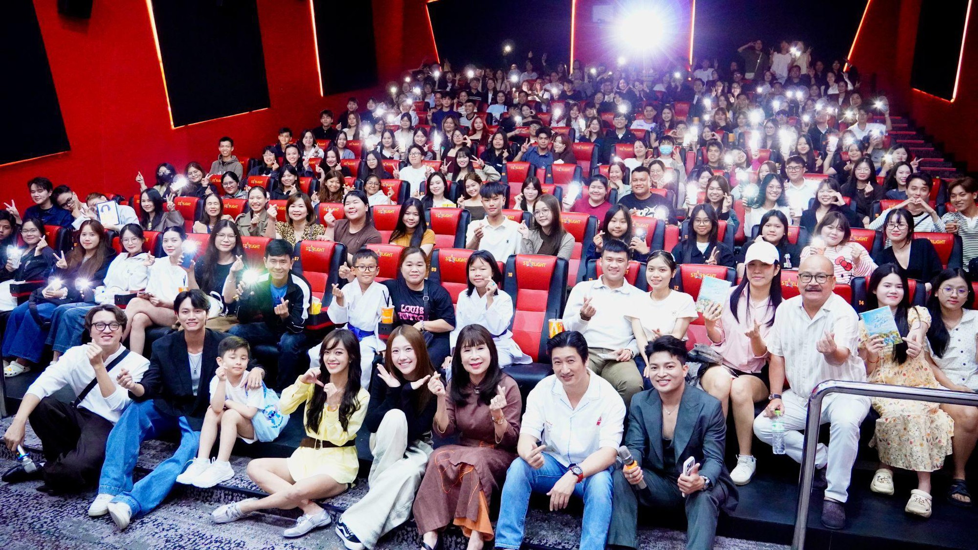 Ra rạp c&ugrave;ng &ldquo;Nh&agrave; M&igrave;nh Đi Th&ocirc;i&rdquo; - bộ phim chạm tới tr&aacute;i tim kh&ocirc;ng chỉ người trẻ m&agrave; c&ograve;n rất nhiều phụ huynh- Ảnh 1.