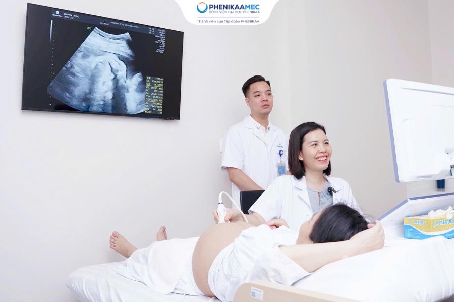 Trung t&acirc;m Y học B&agrave;o thai PhenikaaMec 3 lần truyền m&aacute;u trong tử cung cứu sống thai nhi bất đồng nh&oacute;m m&aacute;u Rh hiếm gặp- Ảnh 1.