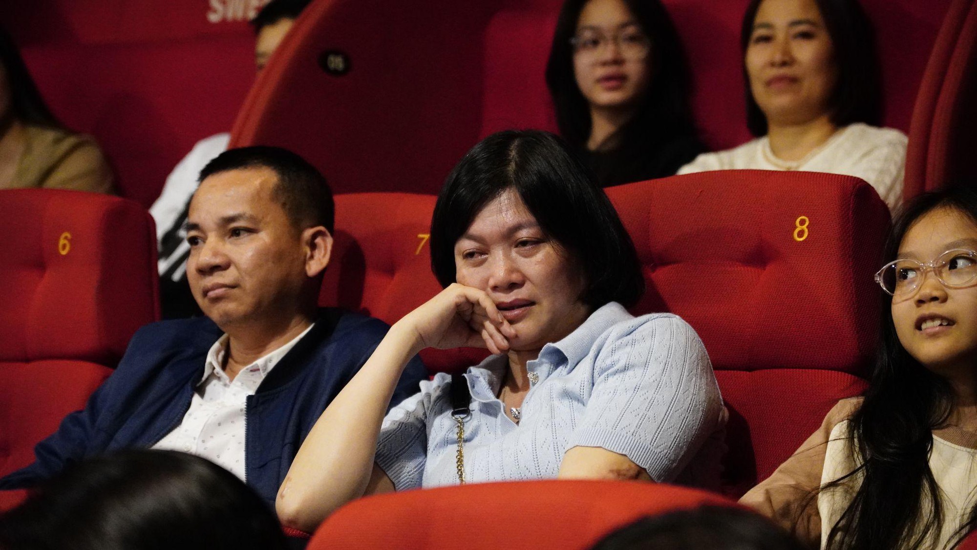 Ra rạp c&ugrave;ng &ldquo;Nh&agrave; M&igrave;nh Đi Th&ocirc;i&rdquo; - bộ phim chạm tới tr&aacute;i tim kh&ocirc;ng chỉ người trẻ m&agrave; c&ograve;n rất nhiều phụ huynh- Ảnh 3.