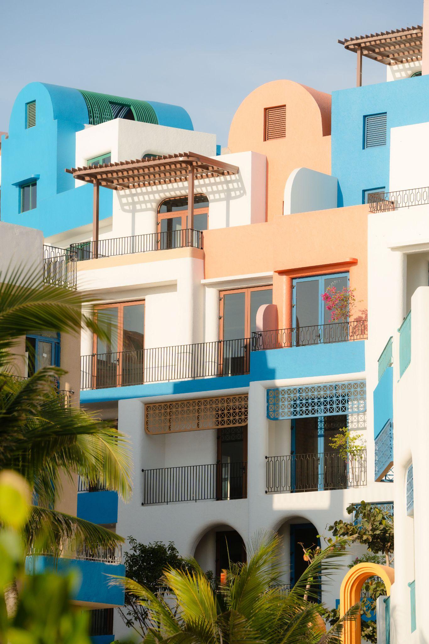 Một thị trấn với sắc trắng v&agrave; m&agrave;u trời đang g&acirc;y sốt ở Ph&uacute; Quốc- Ảnh 3.