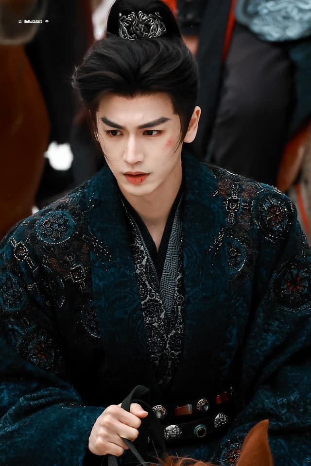 Nam thần 1m9 bị đ&igrave; gắt v&igrave; ch&ecirc; Đ&ocirc;ng Nam &Aacute;, loạt ảnh mặt nhăn k&eacute;m sắc bị tung l&ecirc;n khiến fan vỡ mộng- Ảnh 3.