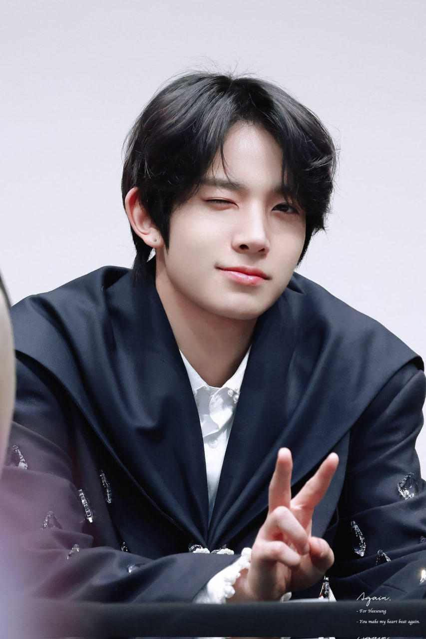 Mỹ nam khiến cả c&otilde;i mạng &ldquo;kh&oacute;c r&ograve;ng&rdquo;: Gương mặt đỉnh cao si&ecirc;u thực, th&ocirc;ng b&aacute;o rời nh&oacute;m l&agrave;m cả triệu người sửng sốt- Ảnh 6.