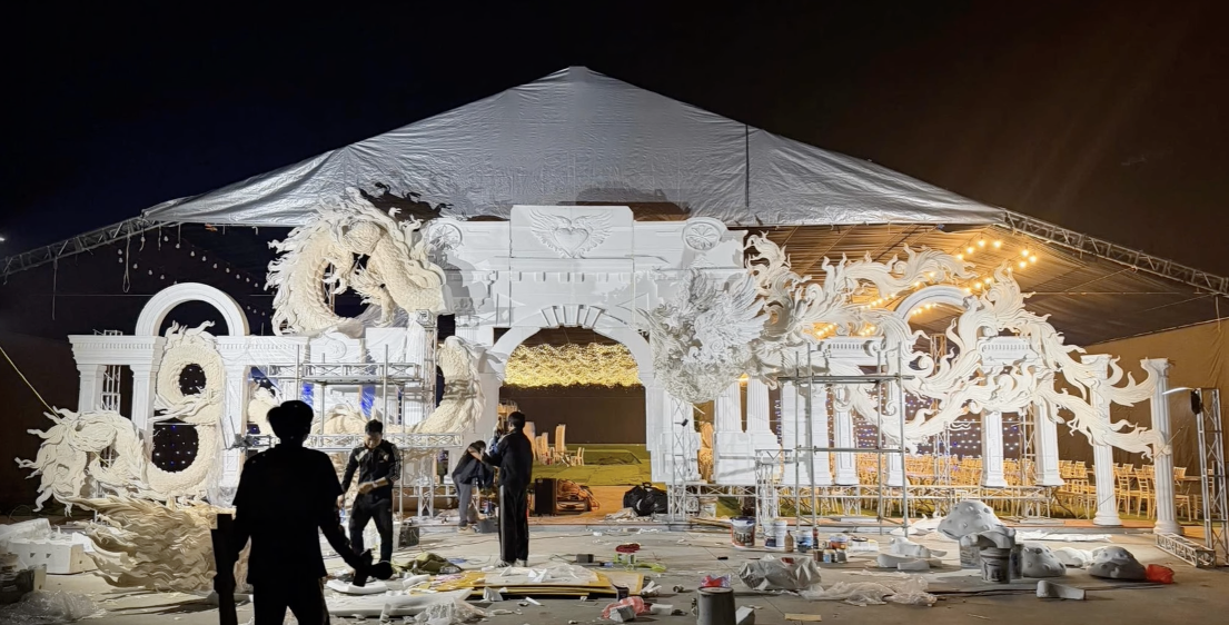 Cận cảnh rạp cưới si&ecirc;u khủng của MC Huyền Trang M&ugrave; Tạt v&agrave; tuyển thủ Phạm Đức Huy, thiệp cưới cực xinh mang đậm style cầu thủ- Ảnh 1.