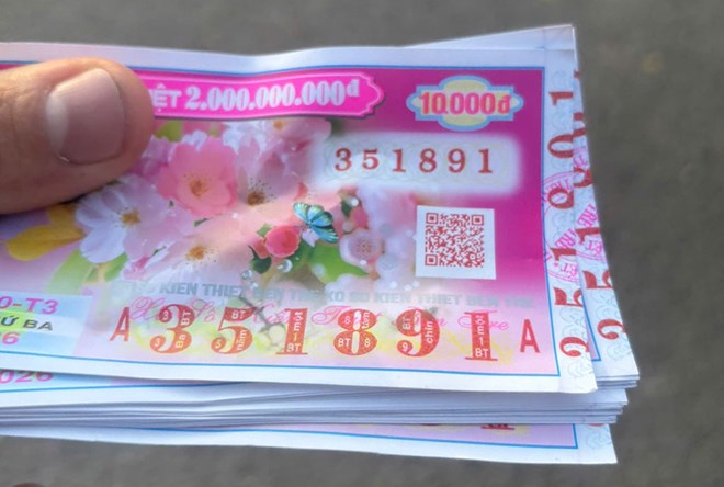 Thanh ni&ecirc;n tr&uacute;ng số 18,3 tỷ đồng, tặng tiền cho cả qu&aacute;n nhậu: Mới đi l&agrave;m được 10 ng&agrave;y, ra quyết định bất ngờ sau khi th&agrave;nh "tỷ ph&uacute;"- Ảnh 1.