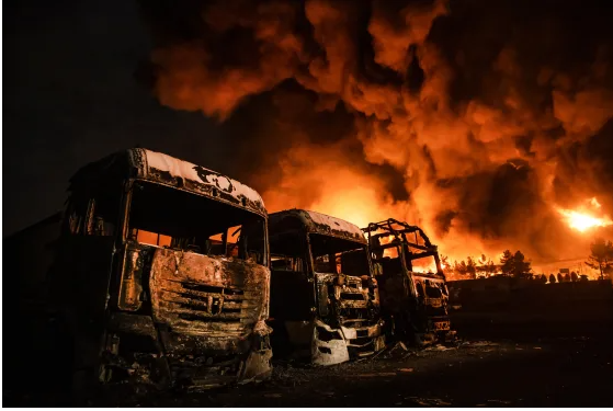 Mưa độc tr&uacute;t xuống Tehran khi Israel kh&ocirc;ng k&iacute;ch nhắm v&agrave;o c&aacute;c cơ sở dầu mỏ của Iran- Ảnh 4.