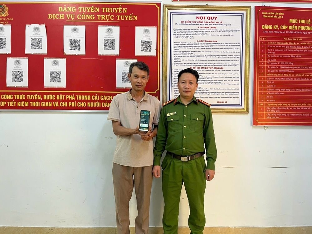 200 triệu đồng kh&ocirc;ng r&otilde; nguồn gốc được chuyển khoản v&agrave;o t&agrave;i khoản c&aacute; nh&acirc;n: C&ocirc;ng an l&agrave;m việc với người đ&agrave;n &ocirc;ng L&acirc;m Đồng- Ảnh 1.