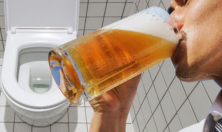 V&igrave; sao bia uống được nhiều c&ograve;n nước lọc th&igrave; kh&ocirc;ng?- Ảnh 2.