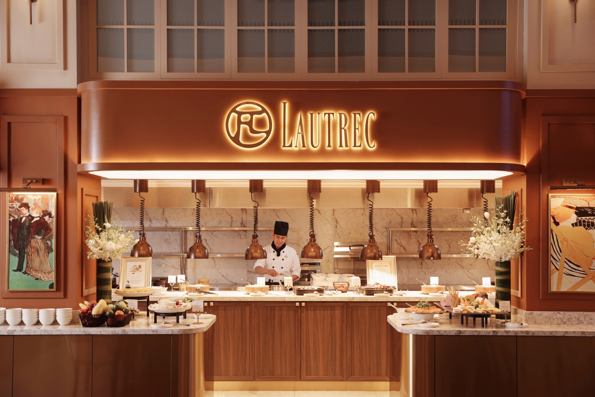 &Ocirc;ng lớn kh&aacute;ch sạn H&agrave; Nội đầu tư khủng, dựng 600m2 pin mặt trời tr&ecirc;n n&oacute;c kh&aacute;ch sạn di sản- Ảnh 3.