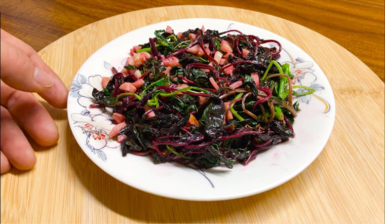 6 loại rau củ rẻ b&egrave;o gi&uacute;p bổ m&aacute;u, dưỡng da, "gi&agrave; chậm", k&iacute;ch th&iacute;ch mọc t&oacute;c con: Chợ Việt n&agrave;o cũng b&aacute;n- Ảnh 2.