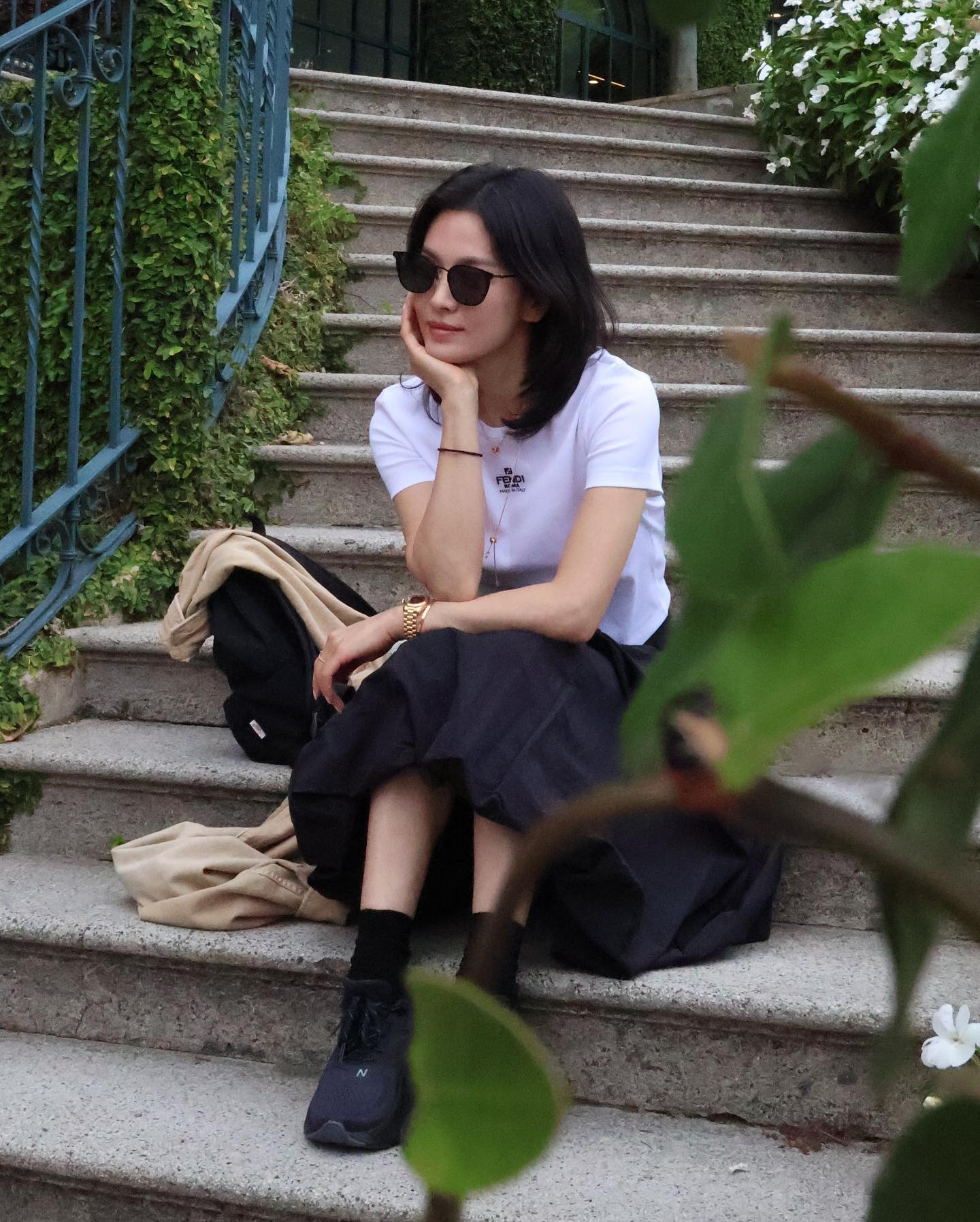 V&igrave; sao c&agrave;ng lớn tuổi, phụ nữ c&agrave;ng n&ecirc;n mặc đồ m&agrave;u trung t&iacute;nh?- Ảnh 5.