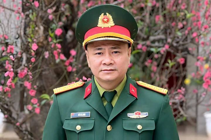 Nam nghệ sĩ từng l&agrave;m thợ mộc, phụ hồ nay l&agrave; Đại t&aacute;, Gi&aacute;m đốc- Ảnh 3.