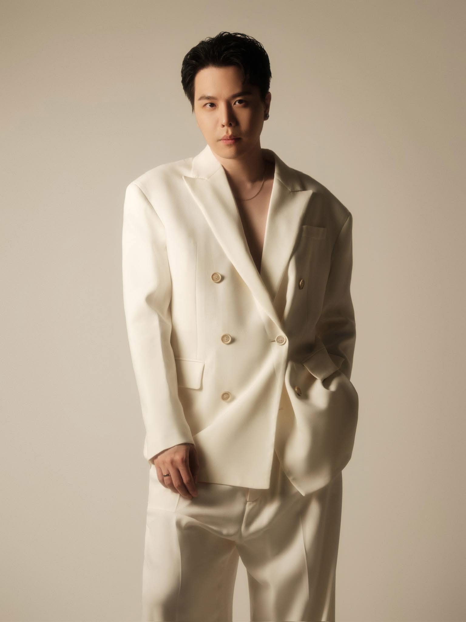 Bạn trai Hoa hậu Thanh Thủy: Sự nghiệp cả rổ hit đếm m&atilde;i kh&ocirc;ng hết, giọng h&aacute;t ảnh hưởng v&igrave; căn bệnh lạ- Ảnh 3.