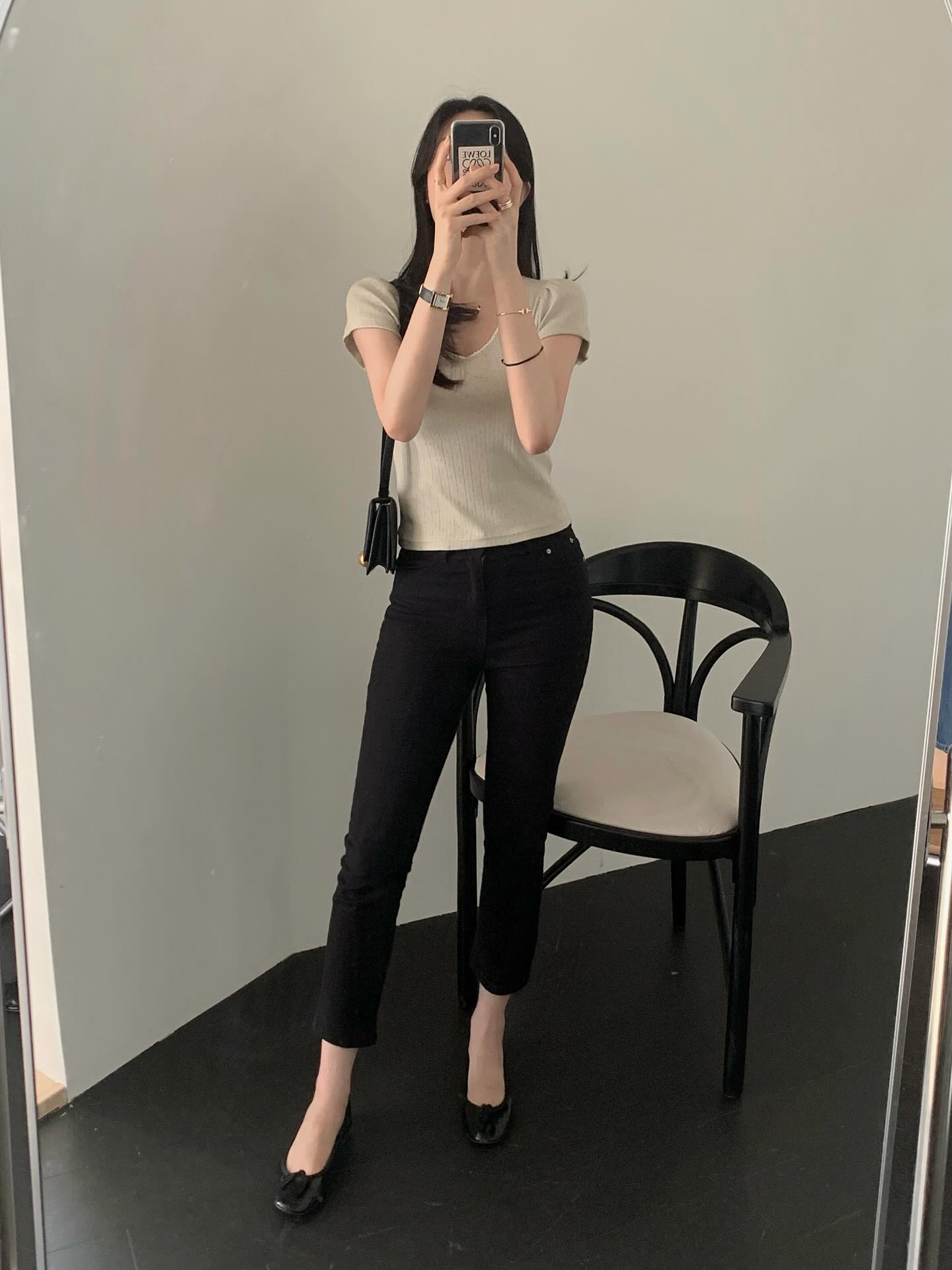 H&egrave; n&agrave;y chị em đừng mặc đồ rộng nữa, h&atilde;y ưu ti&ecirc;n 5 item gọn d&aacute;ng v&agrave; hack chiều cao- Ảnh 3.