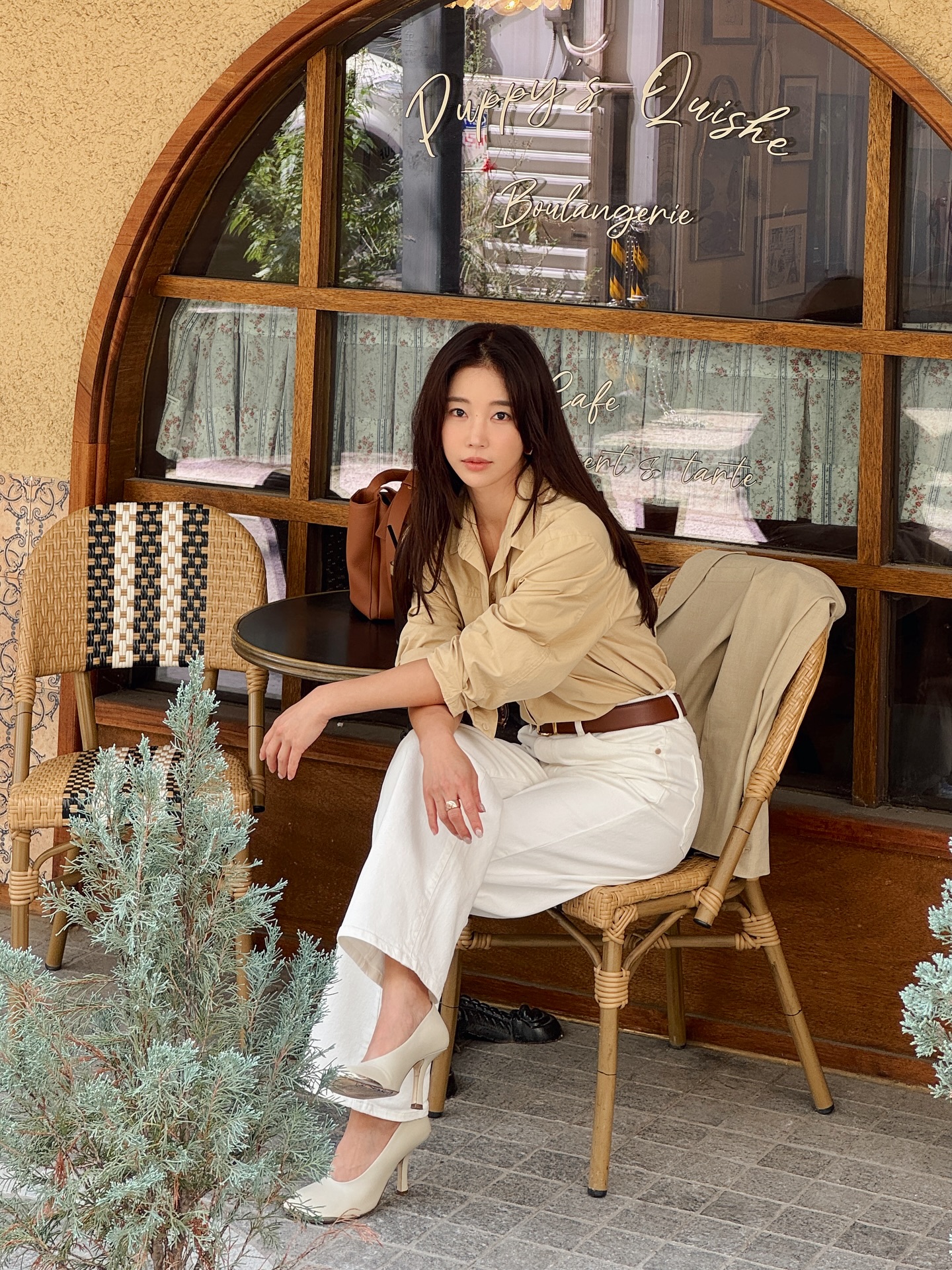 V&igrave; sao c&agrave;ng lớn tuổi, phụ nữ c&agrave;ng n&ecirc;n mặc đồ m&agrave;u trung t&iacute;nh?- Ảnh 7.