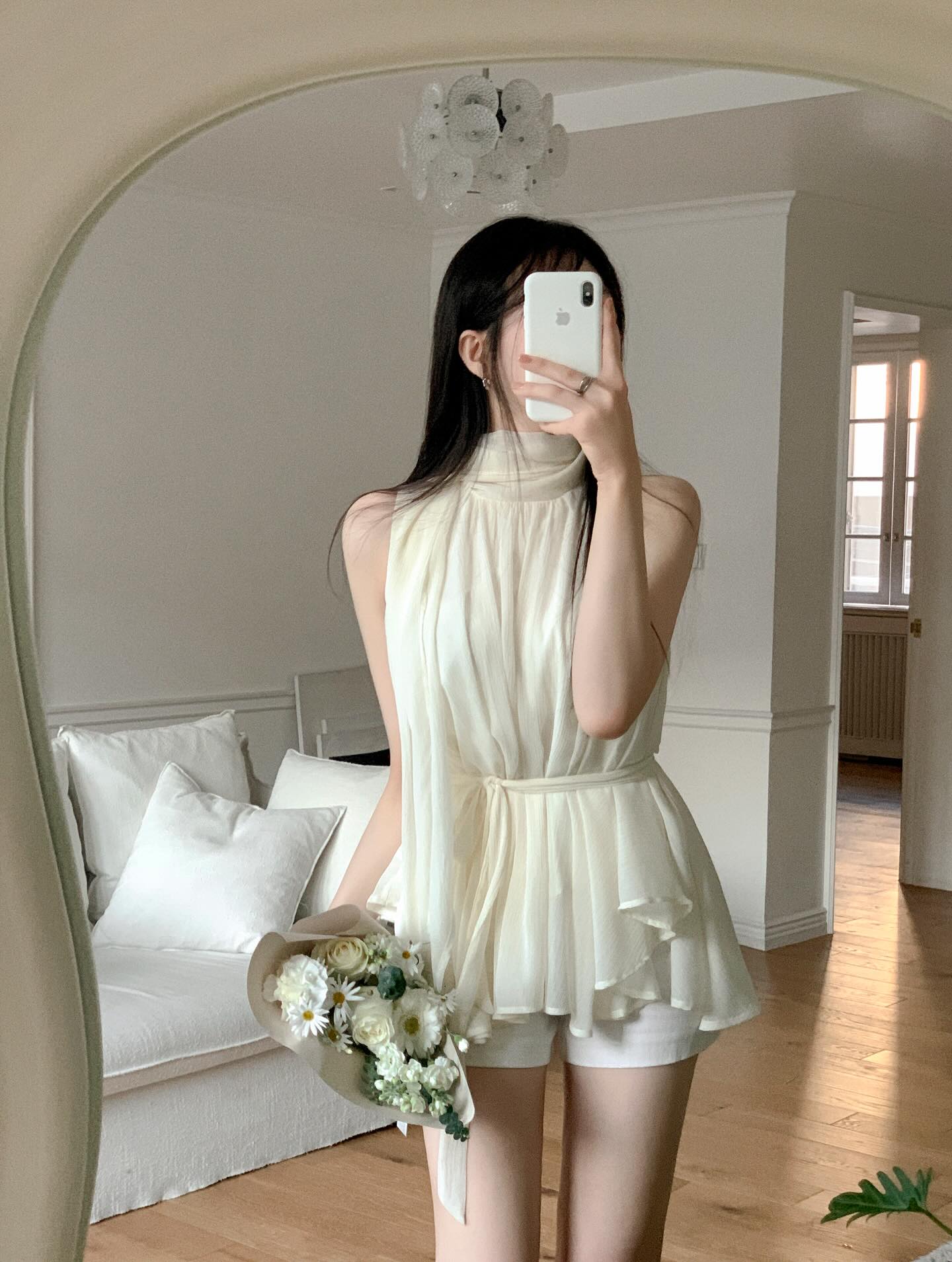 H&egrave; n&agrave;y chị em đừng mặc đồ rộng nữa, h&atilde;y ưu ti&ecirc;n 5 item gọn d&aacute;ng v&agrave; hack chiều cao- Ảnh 2.