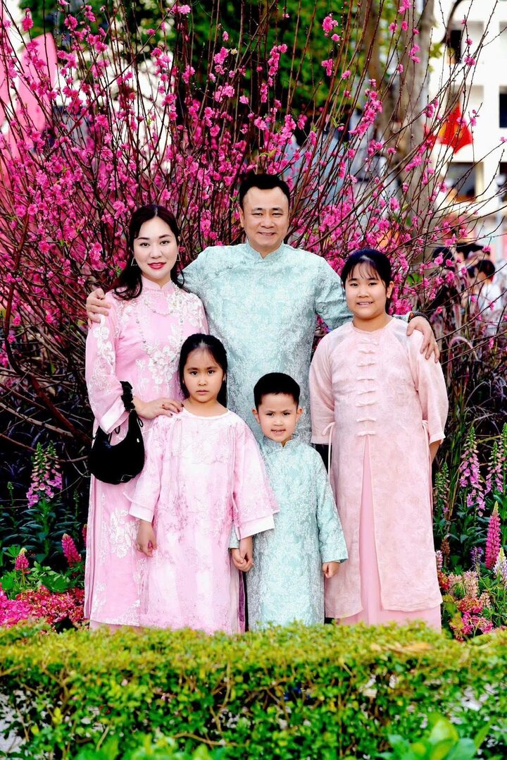 Nam nghệ sĩ từng l&agrave;m thợ mộc, phụ hồ nay l&agrave; Đại t&aacute;, Gi&aacute;m đốc- Ảnh 5.