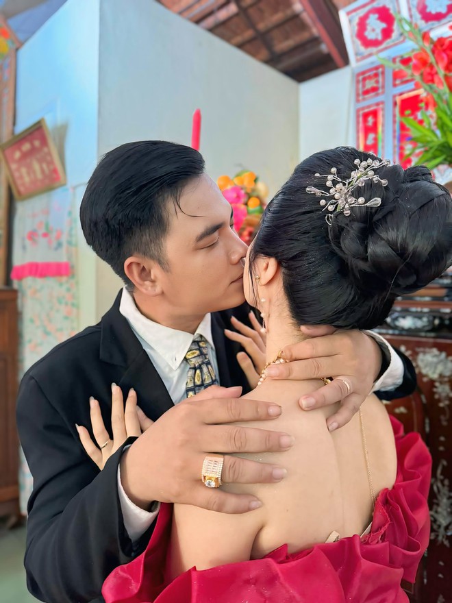 X&ocirc;n xao Tủn C&ugrave;i Bắp, người "c&oacute; nhiều th&acirc;n phận" nhất miền T&acirc;y, kết h&ocirc;n- Ảnh 4.