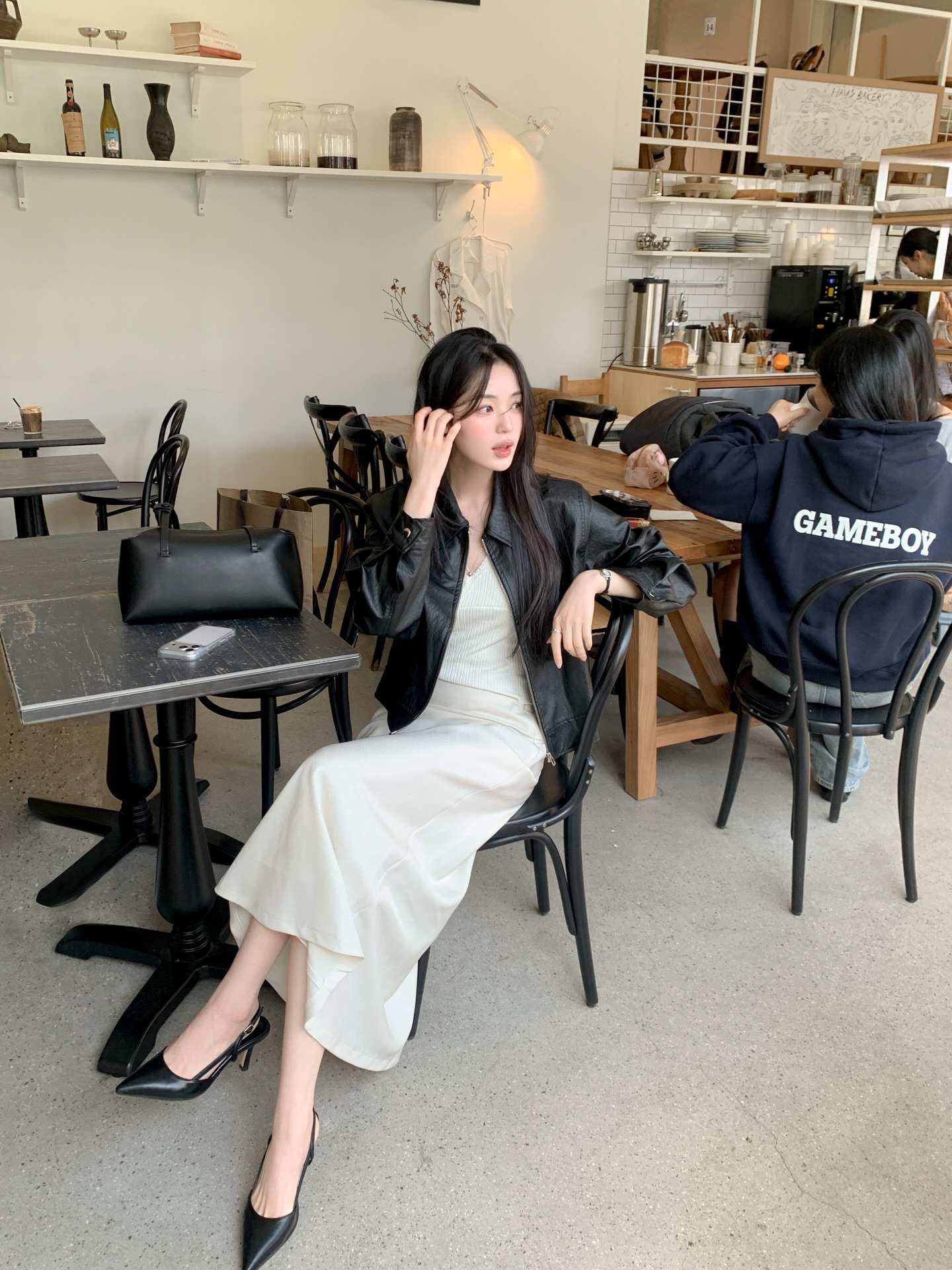 H&egrave; n&agrave;y chị em đừng mặc đồ rộng nữa, h&atilde;y ưu ti&ecirc;n 5 item gọn d&aacute;ng v&agrave; hack chiều cao- Ảnh 5.