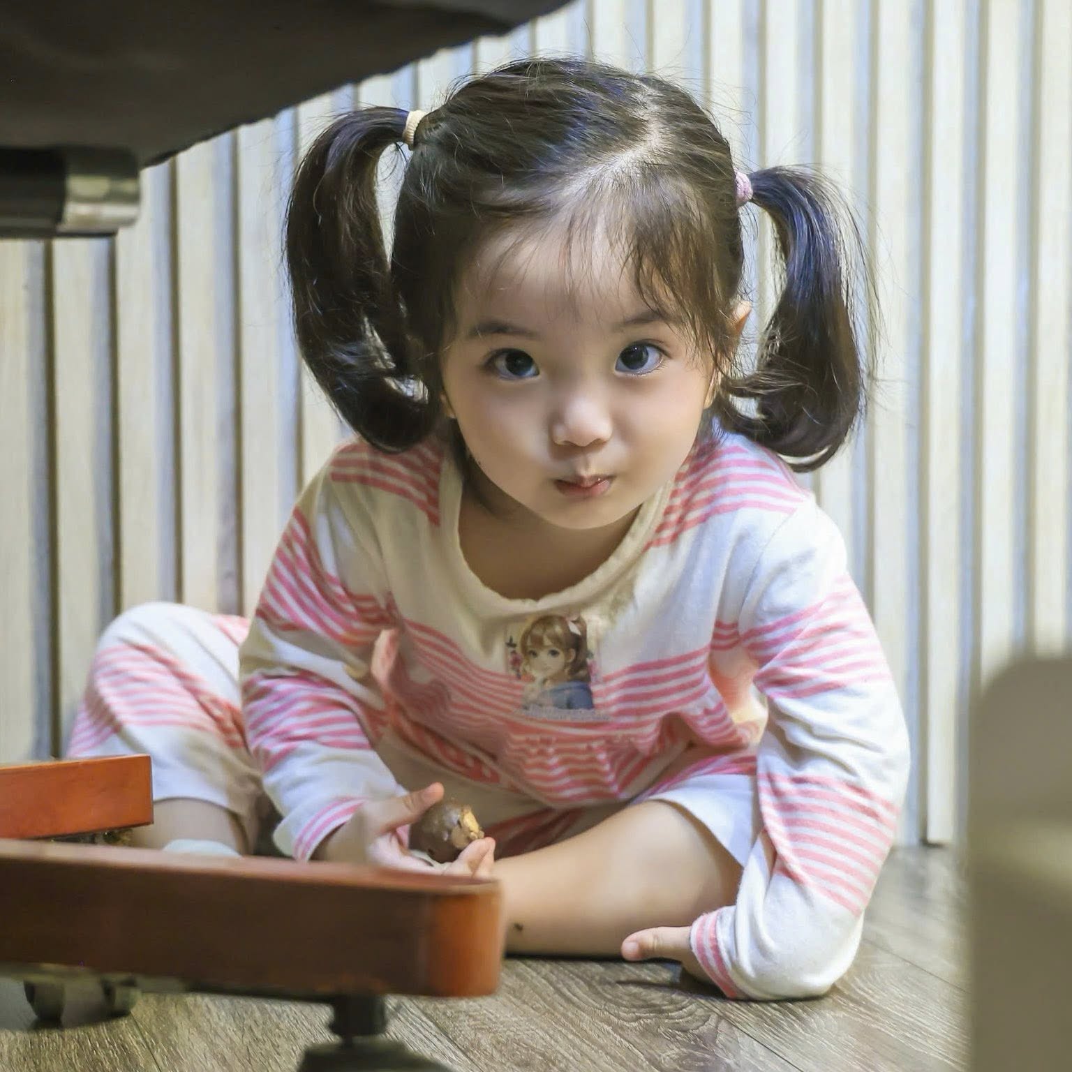 Giờ mới biết Lisa nh&agrave; Kh&aacute;nh Thi - Phan Hiển xinh như "b&uacute;p b&ecirc; sống" l&agrave; thừa hưởng gen trội từ ai- Ảnh 2.