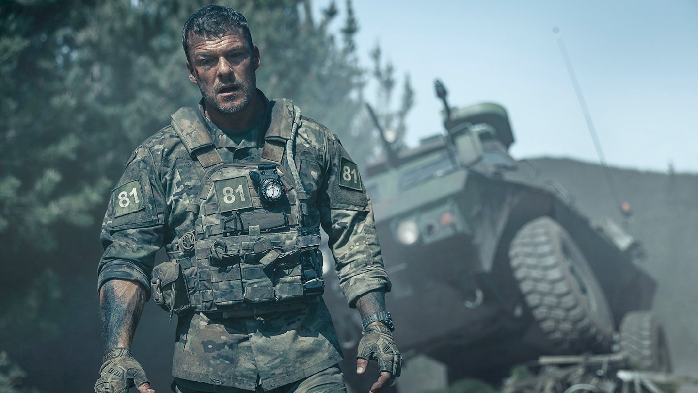 Đang c&oacute; 1 bom tấn cực hot l&agrave;m chao đảo to&agrave;n cầu: Nam ch&iacute;nh vừa đẹp vừa ngầu, kh&aacute;n giả 93 nước lao v&agrave;o xem- Ảnh 6.