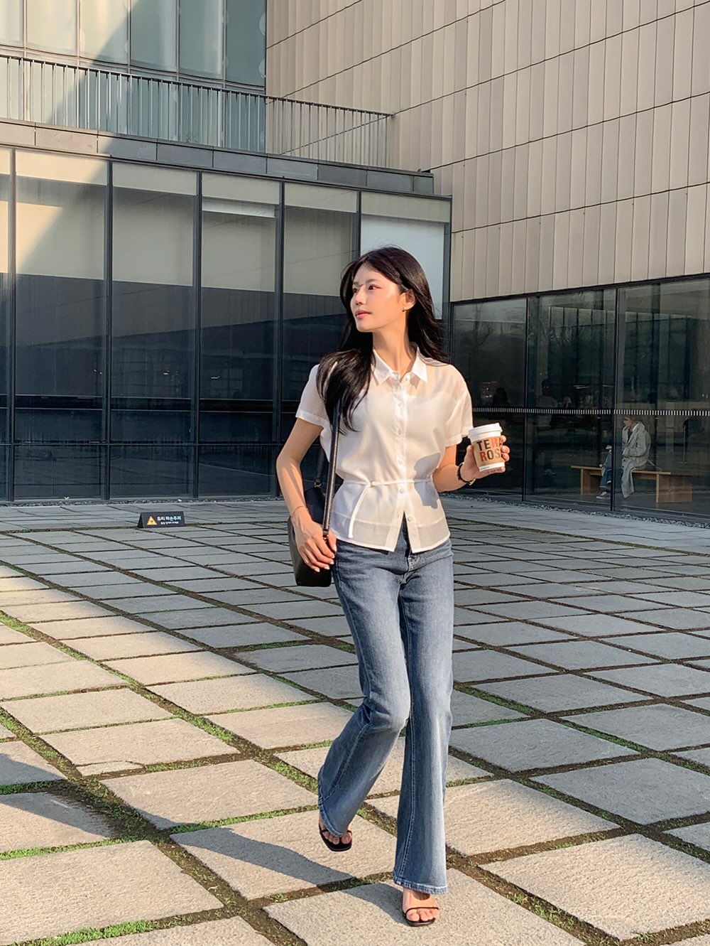 H&egrave; n&agrave;y chị em đừng mặc đồ rộng nữa, h&atilde;y ưu ti&ecirc;n 5 item gọn d&aacute;ng v&agrave; hack chiều cao- Ảnh 8.