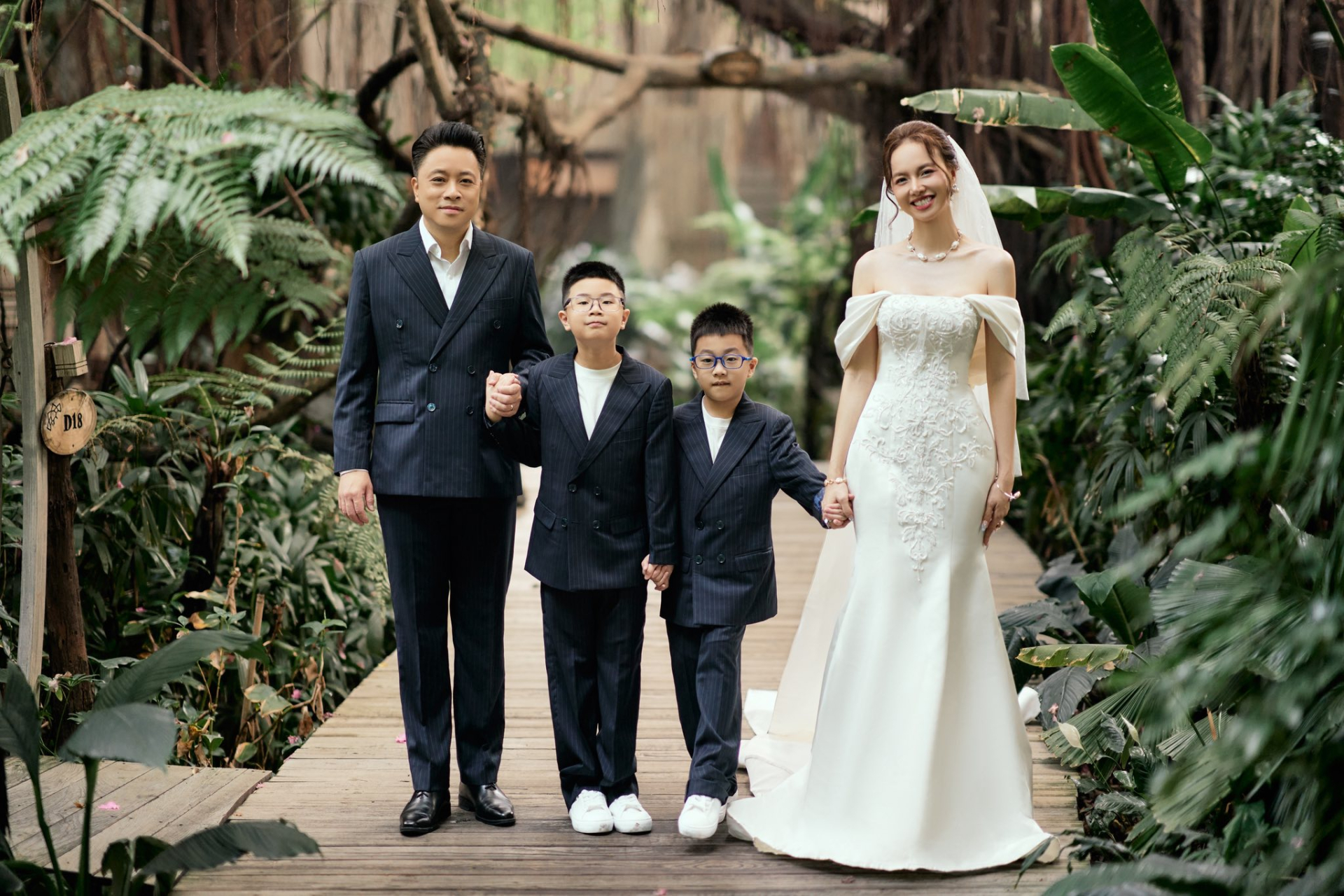 Mỹ nh&acirc;n Việt kỷ niệm 10 năm kết h&ocirc;n với đạo diễn trăm tỷ- Ảnh 6.