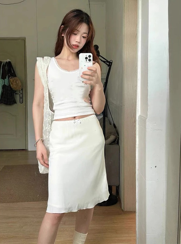 Hội mặc đẹp nhất thế giới b&igrave;nh chọn "chiếc v&aacute;y s&agrave;nh điệu nhất h&egrave;": N&agrave;ng n&agrave;o chưa sắm th&igrave; sống chậm qu&aacute;- Ảnh 19.