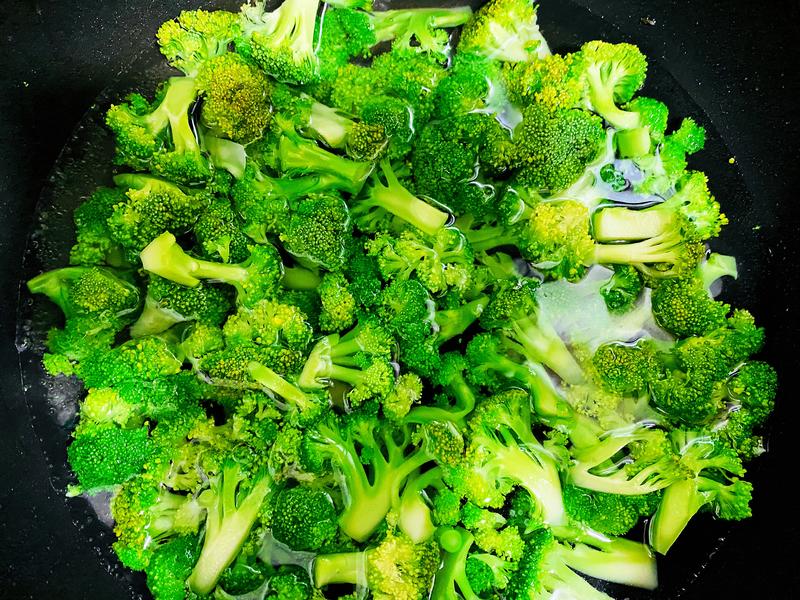 Phụ nữ xinh đẹp hơn khi gan khỏe mạnh: 1 m&oacute;n canh v&agrave; 2 m&oacute;n ăn bổ gan vừa ngon lại dễ nấu- Ảnh 6.