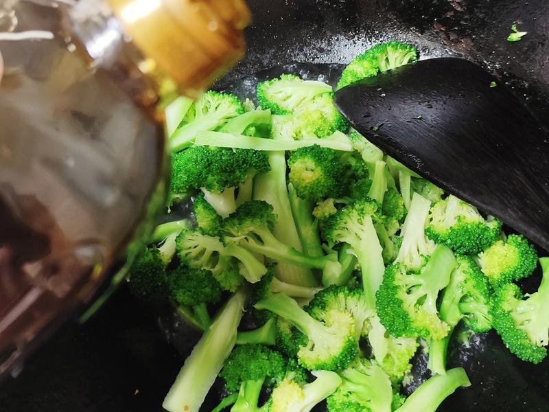 Phụ nữ xinh đẹp hơn khi gan khỏe mạnh: 1 m&oacute;n canh v&agrave; 2 m&oacute;n ăn bổ gan vừa ngon lại dễ nấu- Ảnh 9.