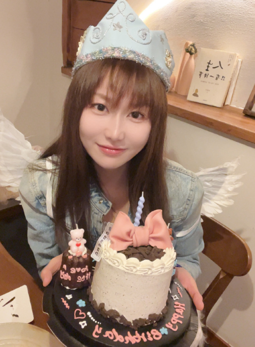 Nữ diễn vi&ecirc;n bị bỏng nặng gương mặt ngay trong ng&agrave;y sinh nhật tuổi 27 v&igrave; đu trend "b&aacute;nh kem phun lửa"- Ảnh 1.