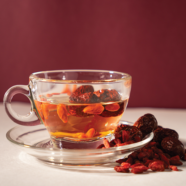 M&oacute;n nước m&agrave; "chim c&ocirc;ng l&agrave;ng m&uacute;a" Dương Lệ B&igrave;nh chăm uống gồm 2 th&agrave;nh phần được đ&aacute;nh gi&aacute; c&oacute; lợi cho nhan sắc, phụ nữ 40+ c&agrave;ng n&ecirc;n uống- Ảnh 5.