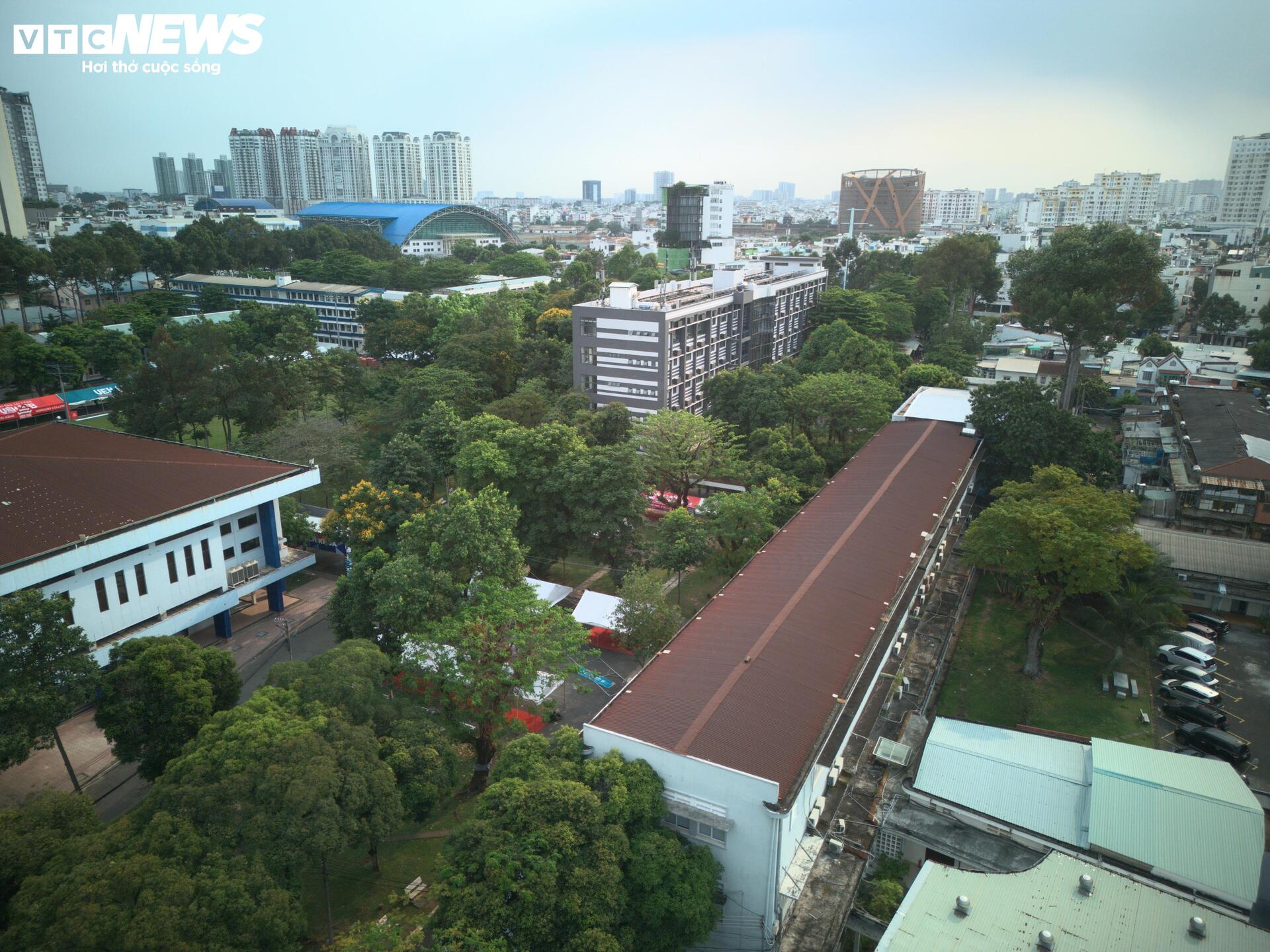 To&agrave;n cảnh trường Đại học B&aacute;ch khoa giữa "đất v&agrave;ng" TP.HCM- Ảnh 8.